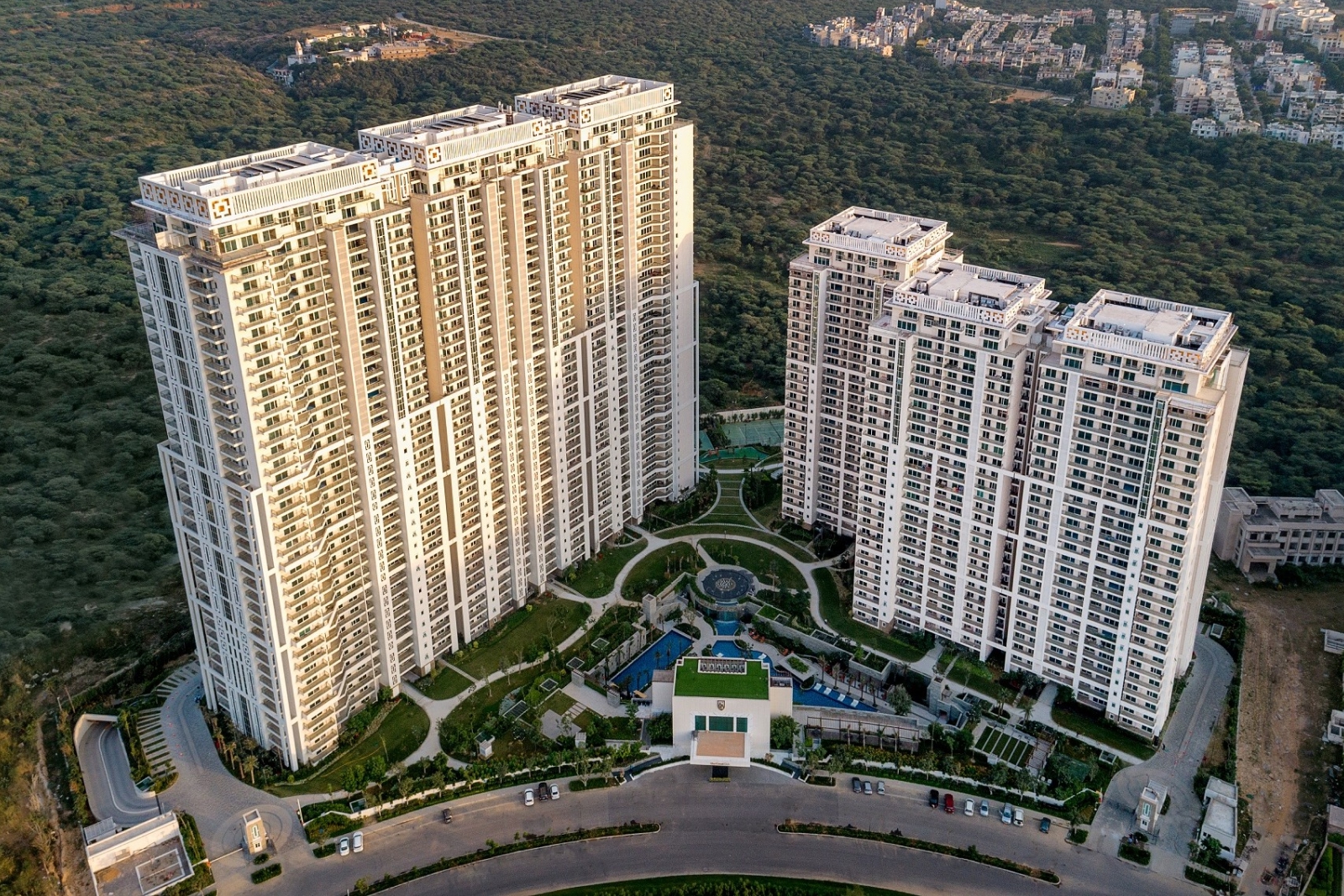 DLF The Crest